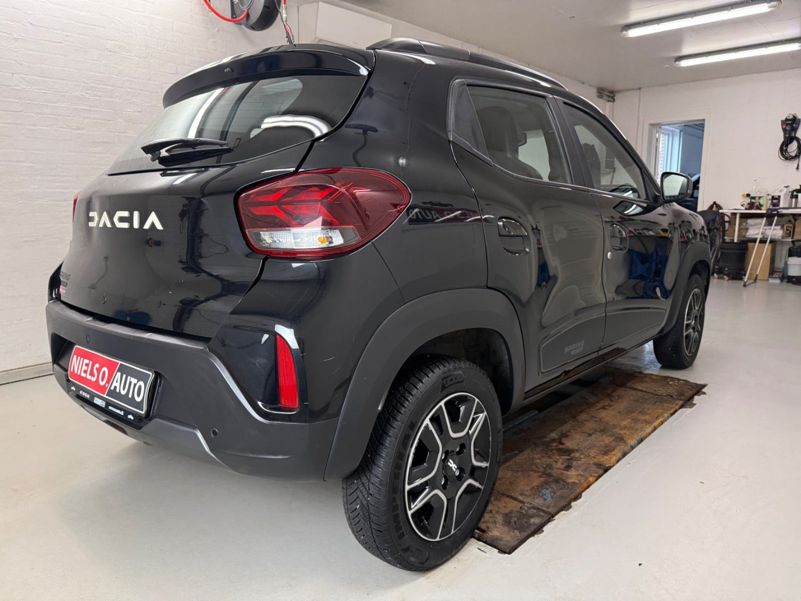 Sort Dacia Spring fra 2023