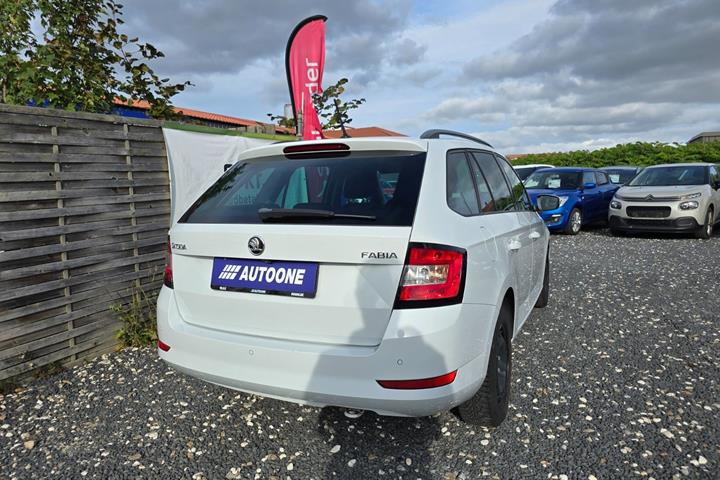Hvid Skoda Fabia fra 2019