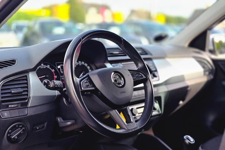 Hvid Skoda Fabia fra 2019