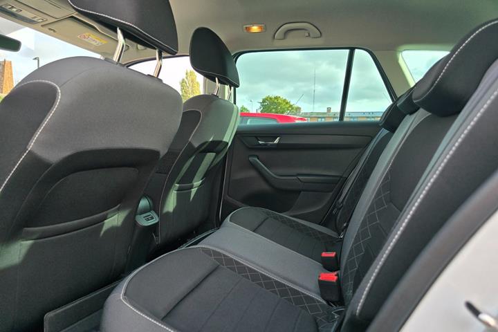 Hvid Skoda Fabia fra 2019
