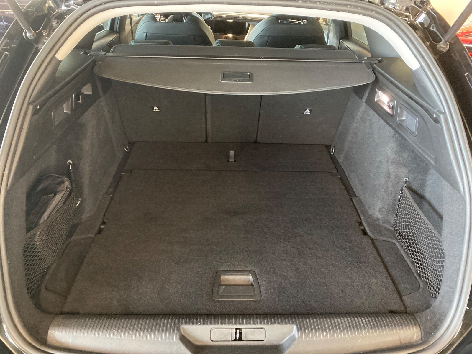 Sort Peugeot 308 fra 2022