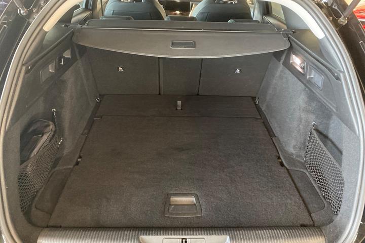 Sort Peugeot 308 fra 2022
