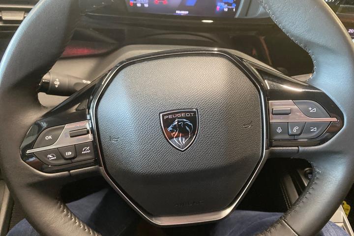 Sort Peugeot 308 fra 2022