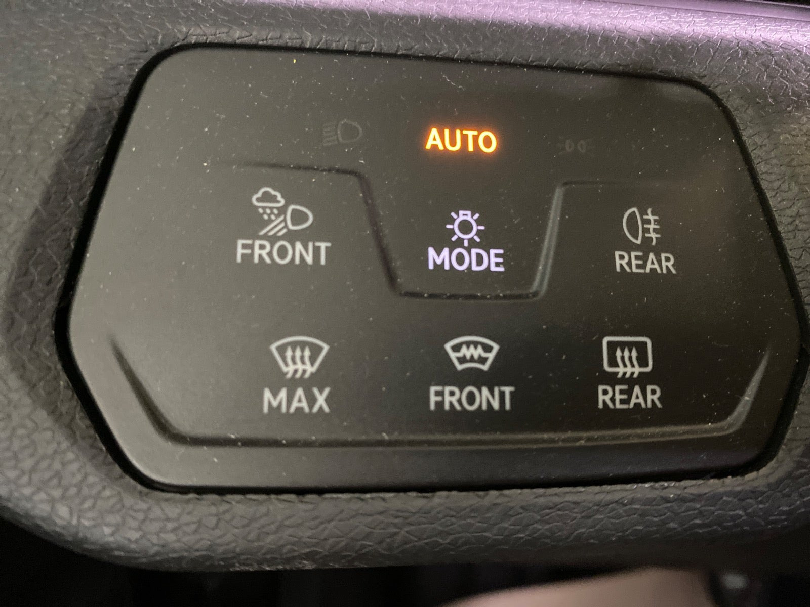 Hvid VW ID.4 fra 2025
