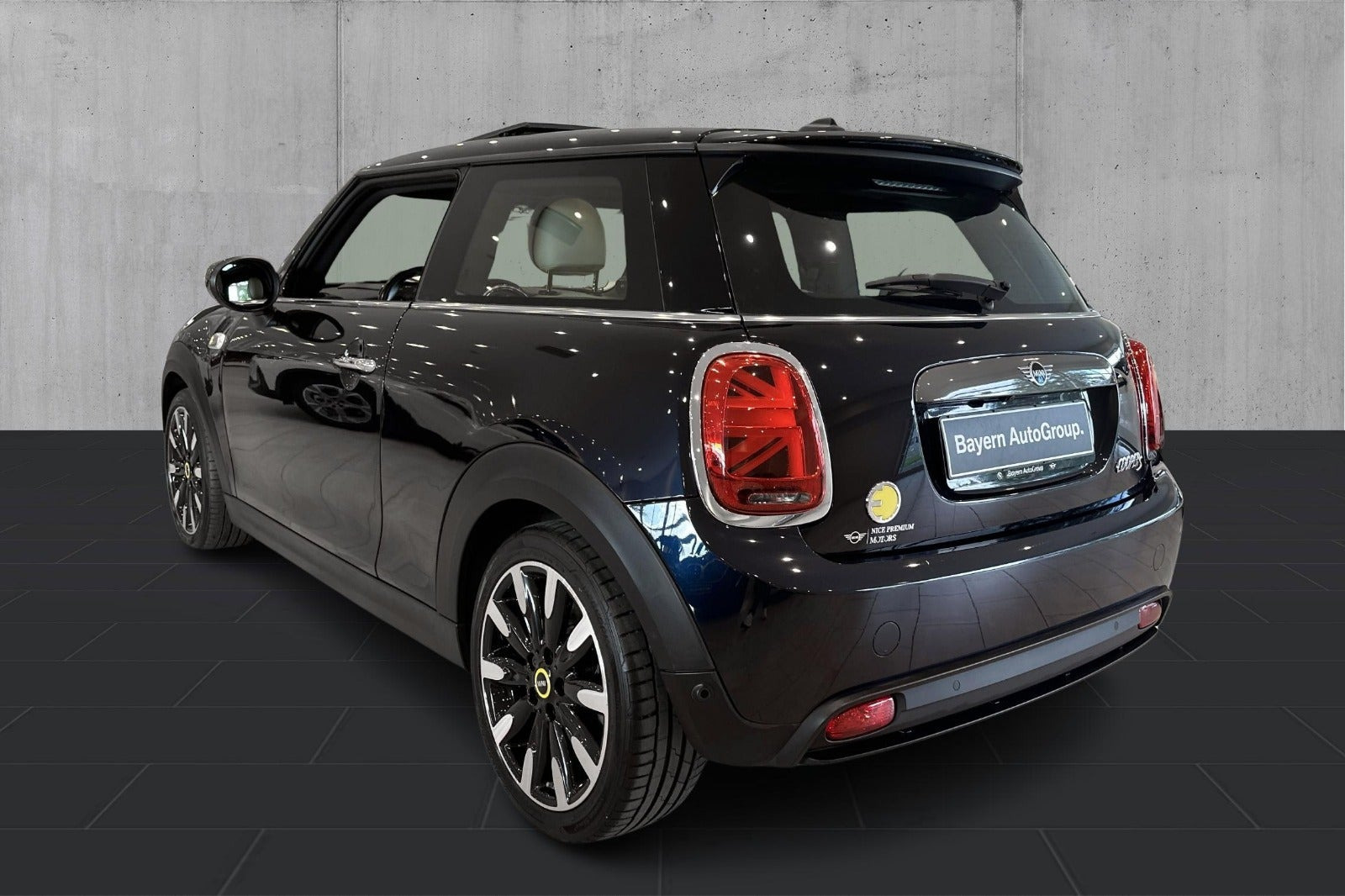 Sort Mini Cooper SE fra 2021
