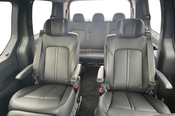 Grå Hyundai Staria fra 2027