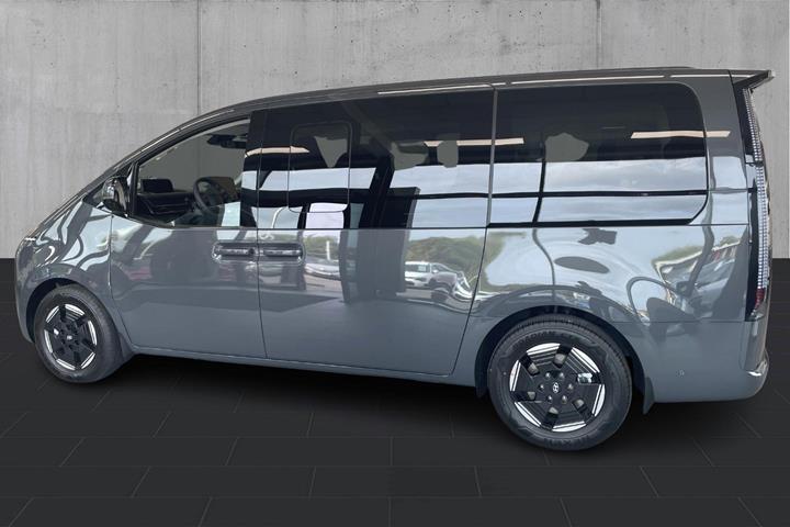 Grå Hyundai Staria fra 2027