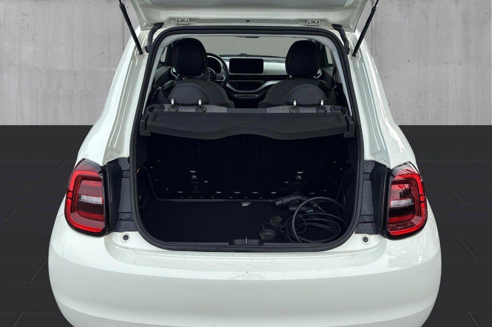 Hvid Fiat 500e fra 2021