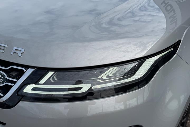 Grå Land Rover Range Rover evoque fra 2020