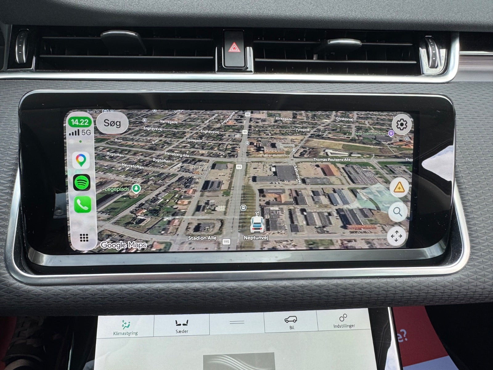Grå Land Rover Range Rover evoque fra 2020