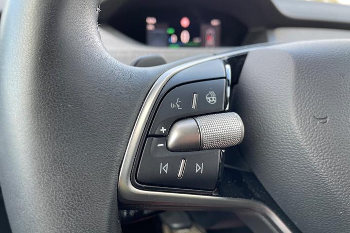 Sølv Skoda Enyaq fra 2025