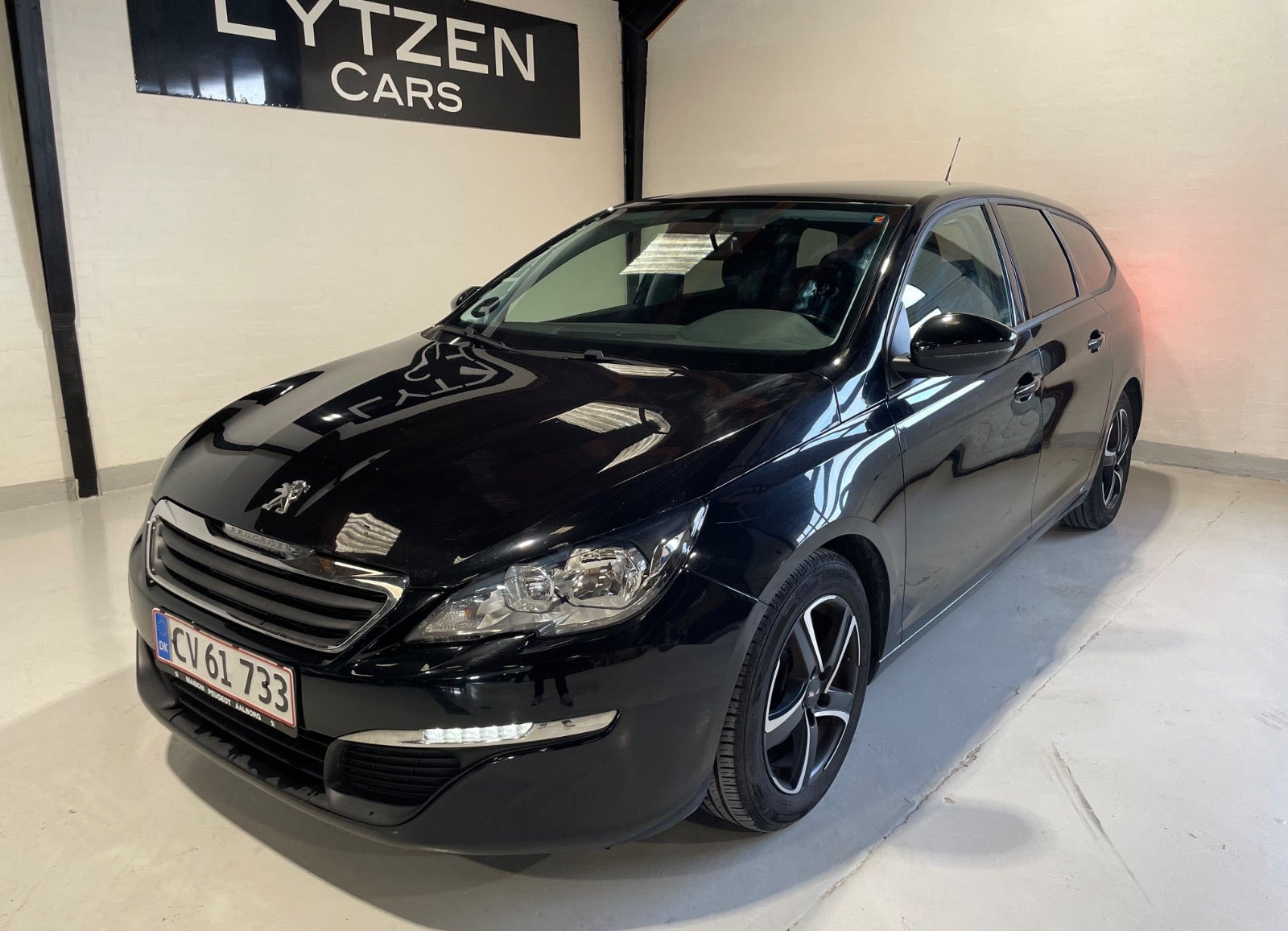 Sort Peugeot 308 fra 2017