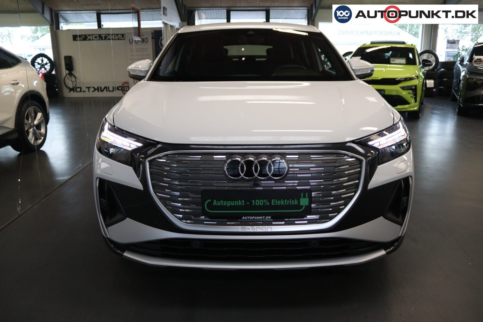 Hvid Audi Q4 e-tron fra 2025