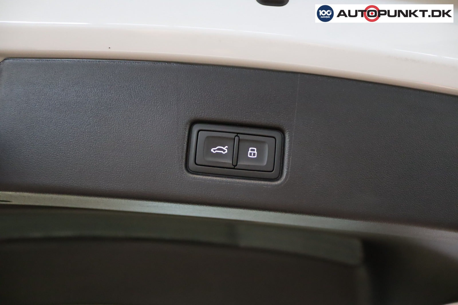 Hvid Audi Q4 e-tron fra 2025