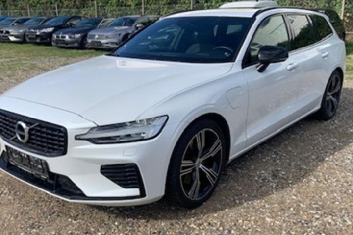 Hvid Volvo V60 fra 2022