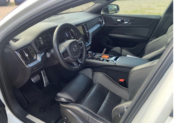Hvid Volvo V60 fra 2022