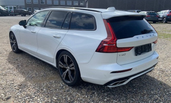 Hvid Volvo V60 fra 2022
