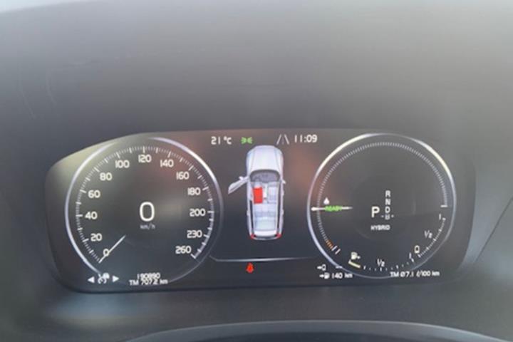 Hvid Volvo V60 fra 2022