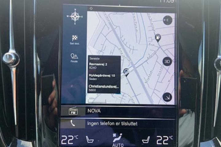 Hvid Volvo V60 fra 2022