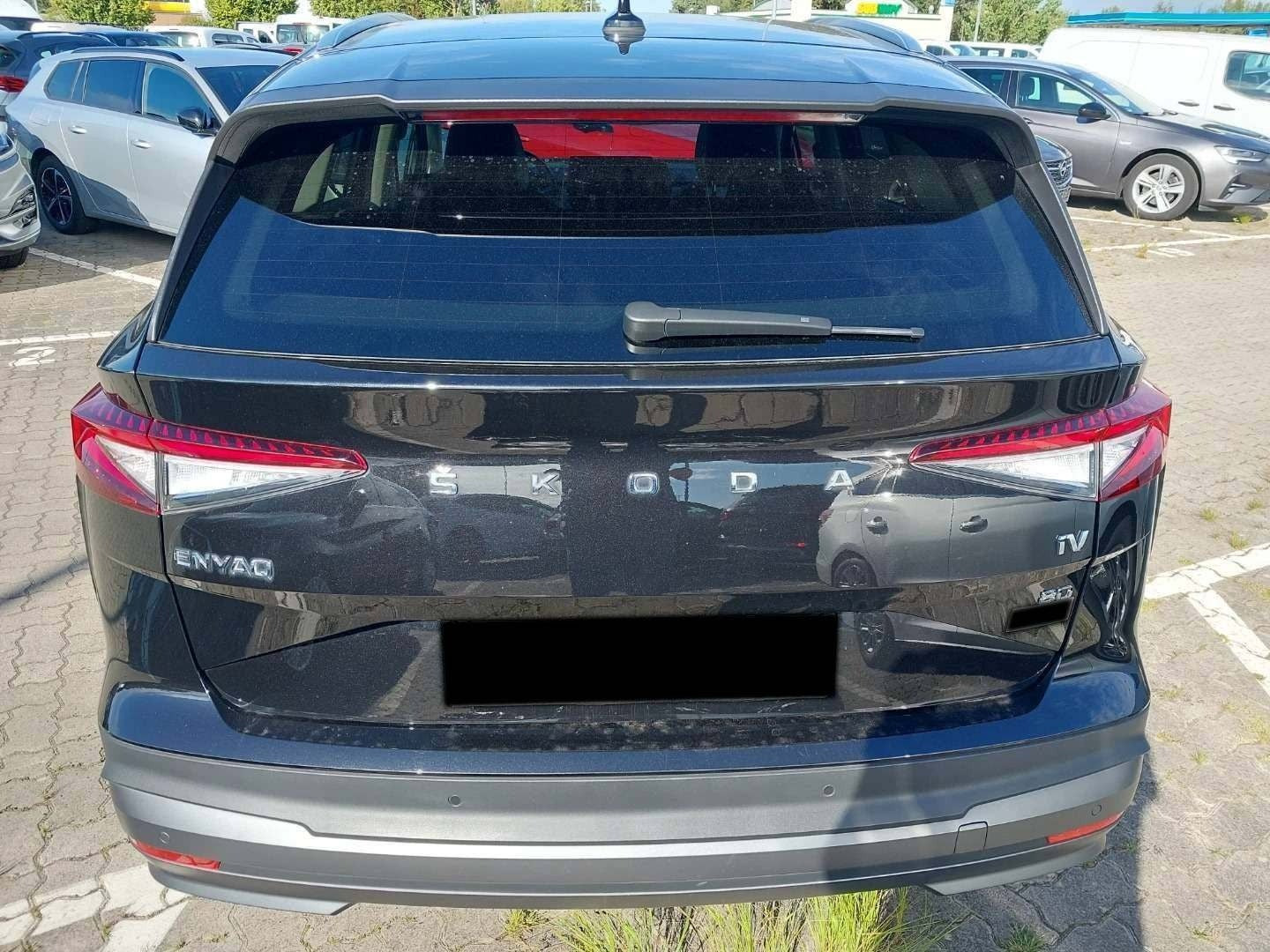 Sort Skoda Enyaq fra 2023