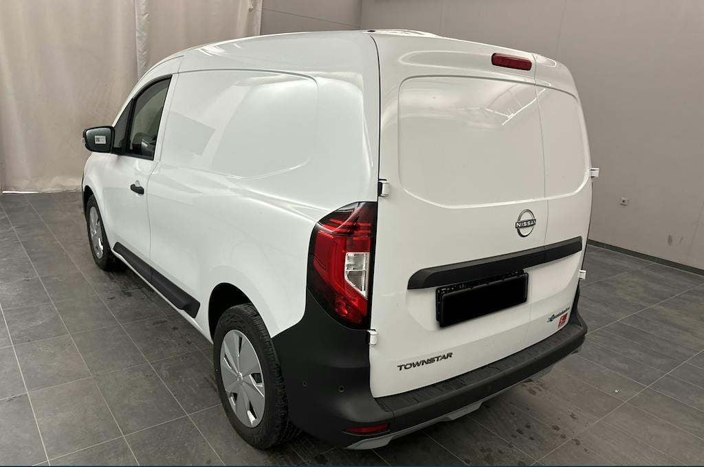 Hvid Nissan Townstar fra 2023