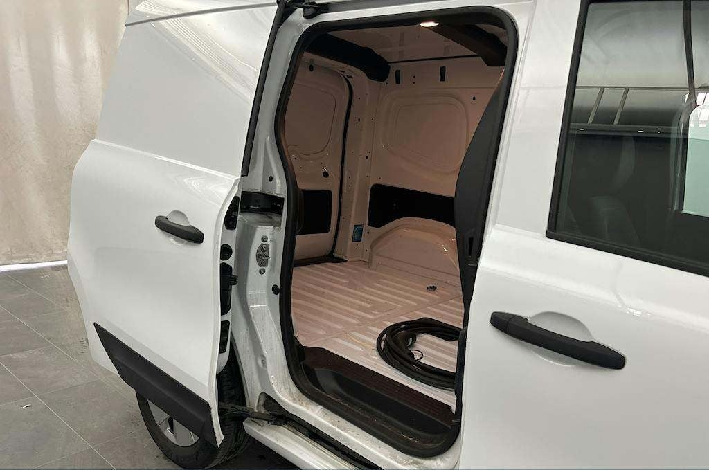 Hvid Nissan Townstar fra 2023