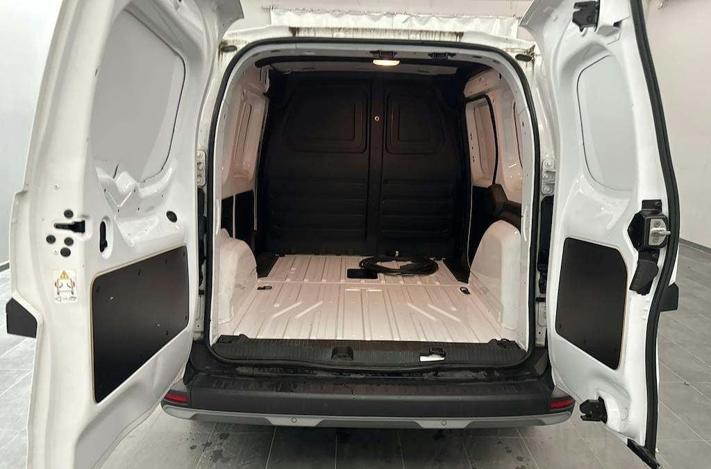 Hvid Nissan Townstar fra 2023