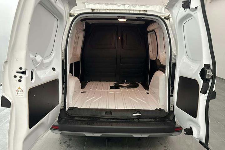 Hvid Nissan Townstar fra 2023