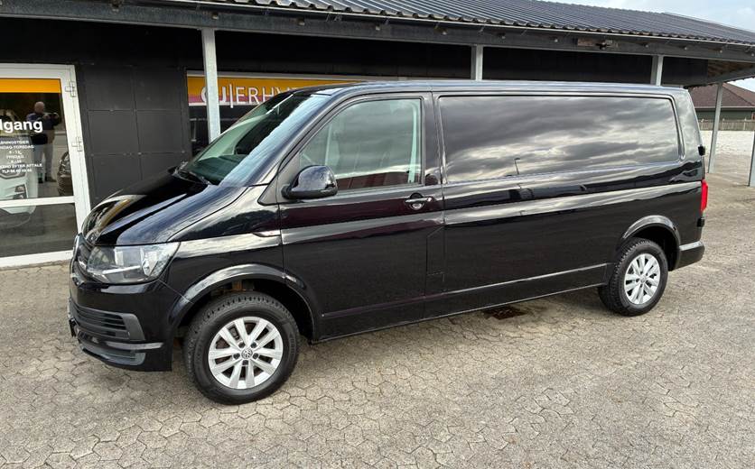 VW Transporter 2,0 TDi 102 Kassevogn lang