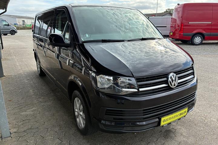 Sort VW Transporter fra 2016