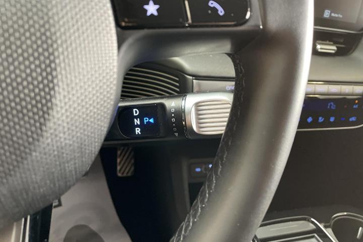 Grå Hyundai Ioniq 5 fra 2025