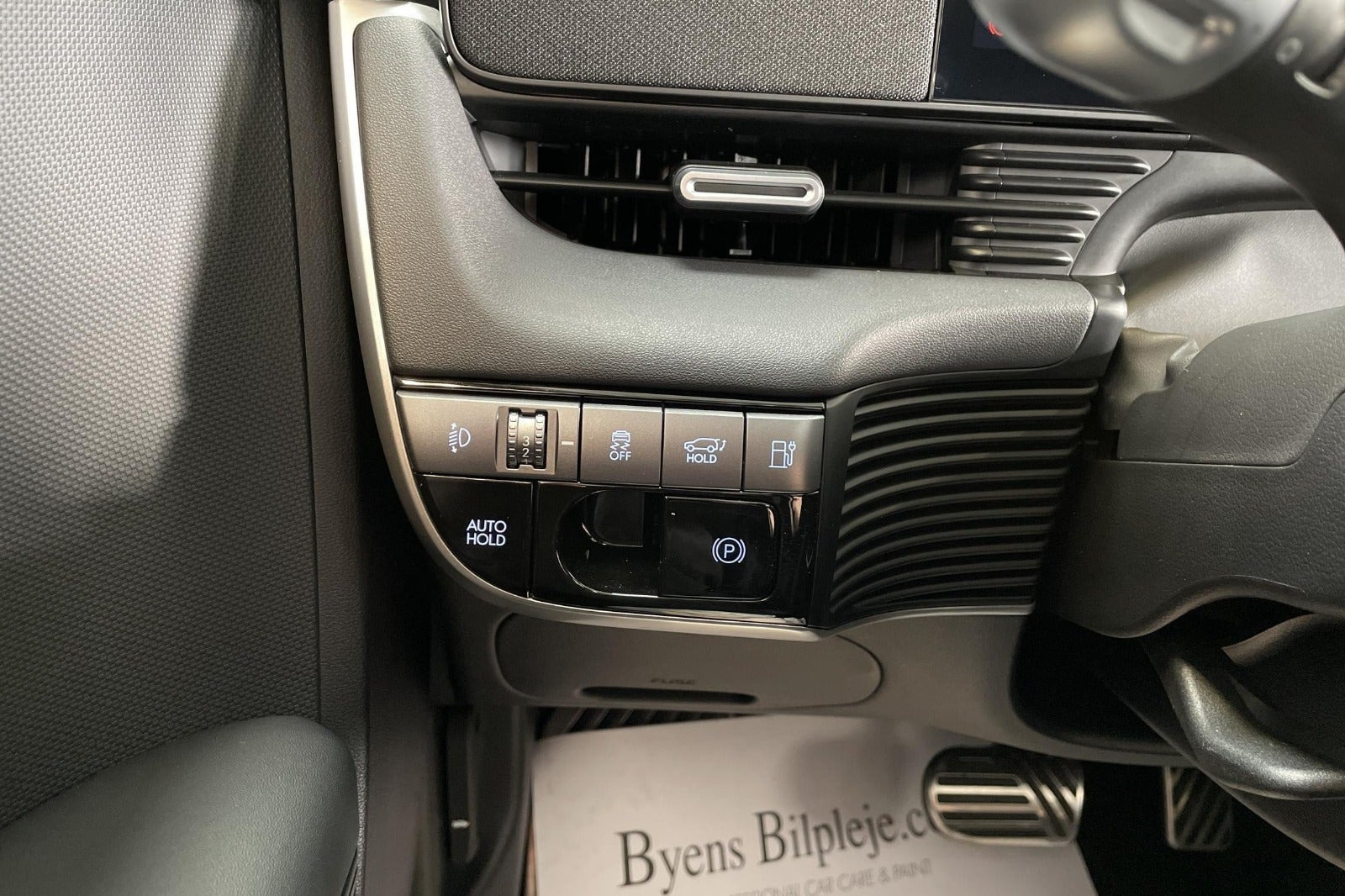 Grå Hyundai Ioniq 5 fra 2025