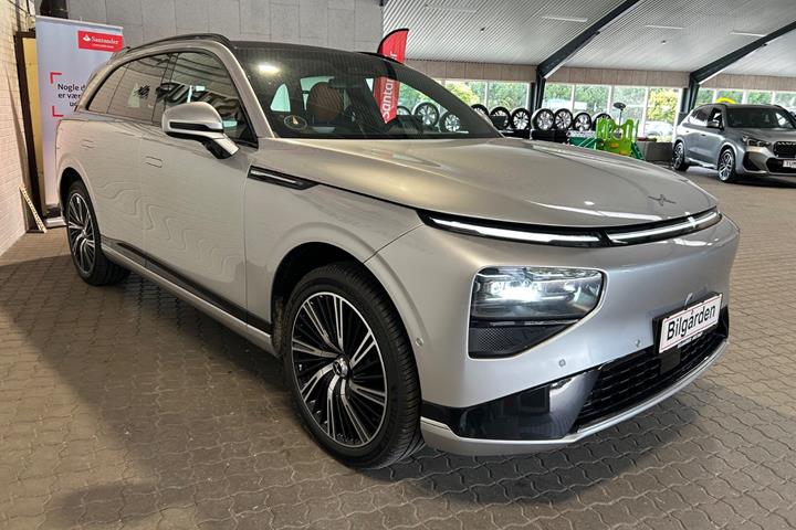 Sølv Xpeng G9 fra 2026