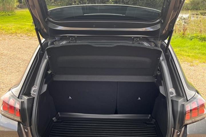undefined Peugeot 208 fra 2023