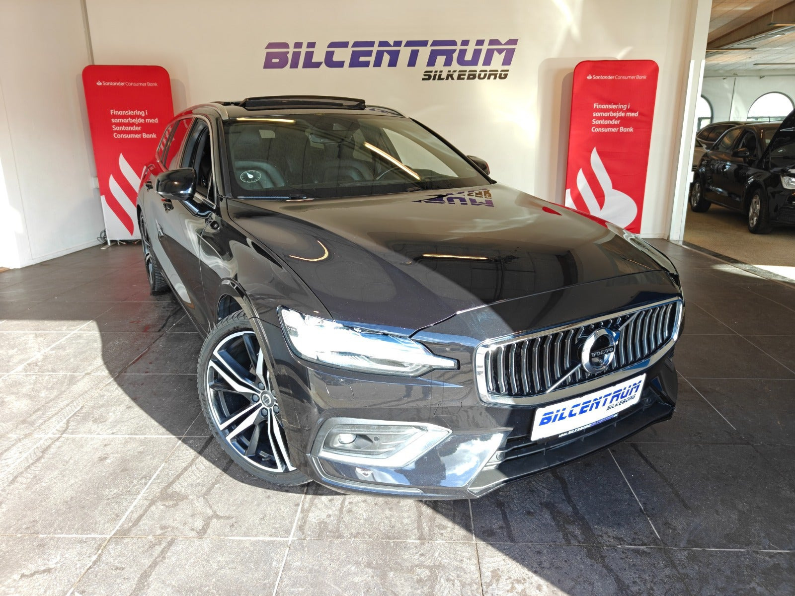Sort Volvo V60 fra 2018