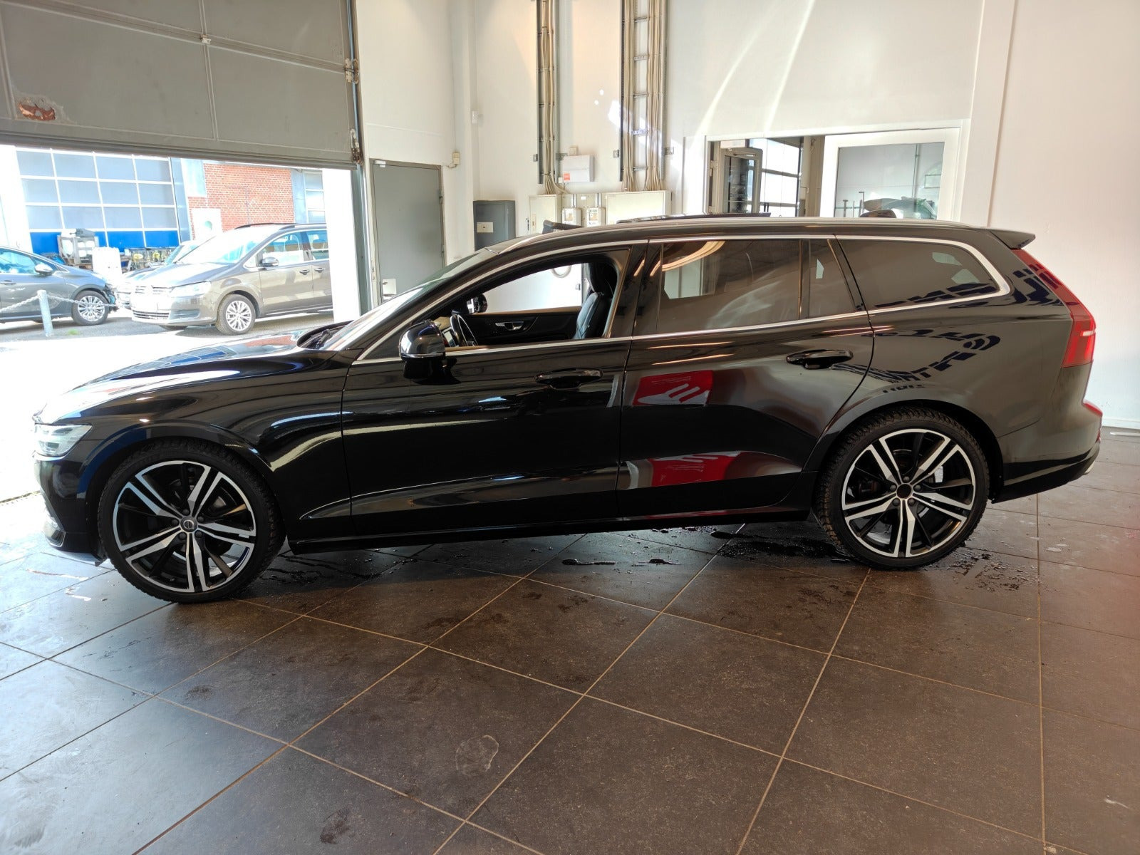 Sort Volvo V60 fra 2018