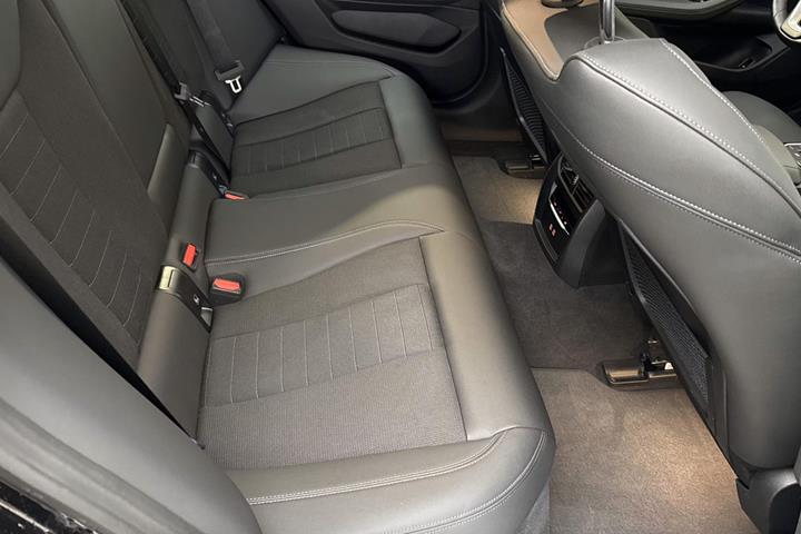 Sort BMW i4 fra 2024