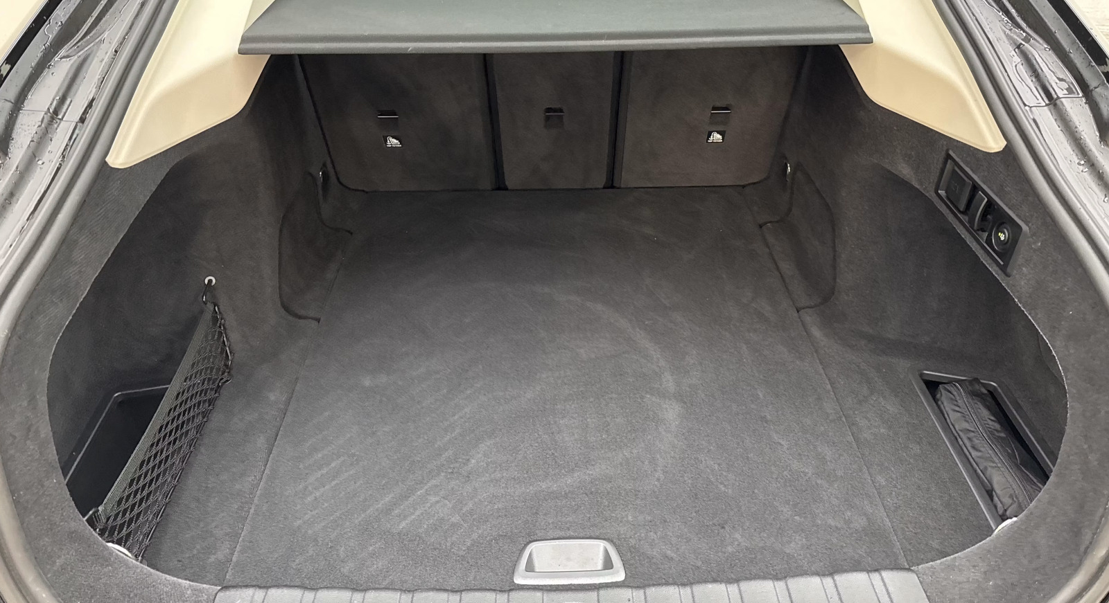 Sort BMW i4 fra 2024