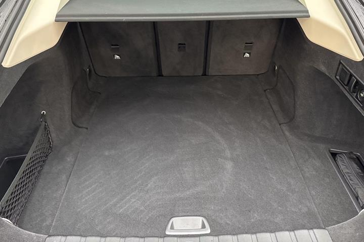 Sort BMW i4 fra 2024