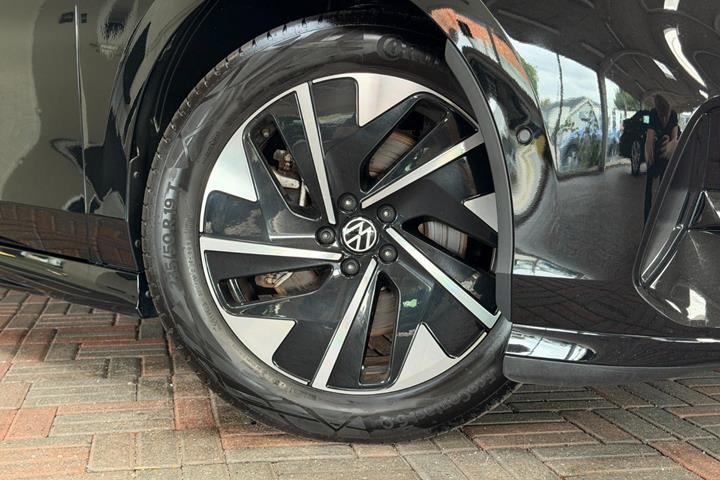 Sort VW ID.7 fra 2025