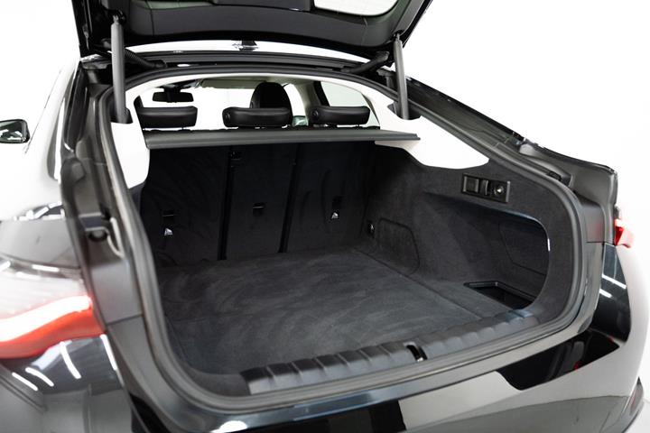 undefined BMW i4 fra 2025