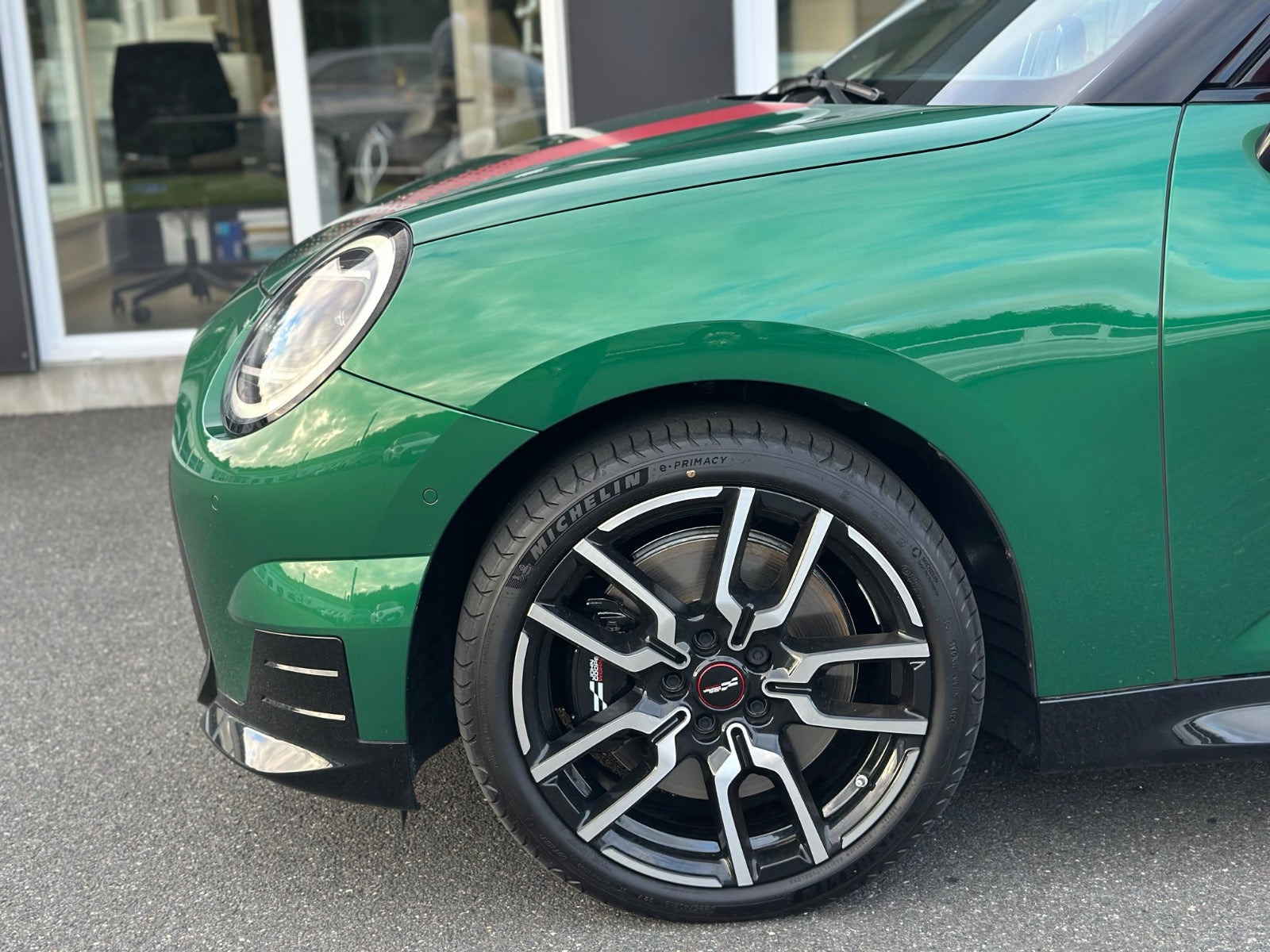 Grøn Mini Cooper E fra 2025