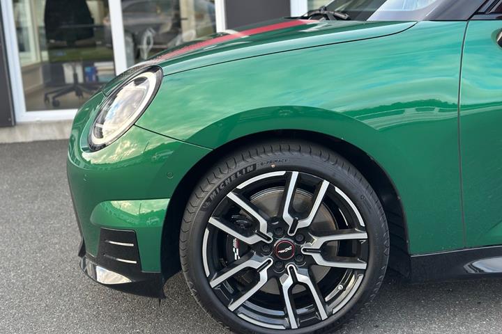 Grøn Mini Cooper E fra 2025