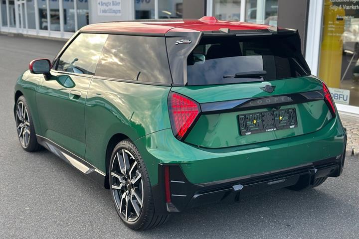Grøn Mini Cooper E fra 2025