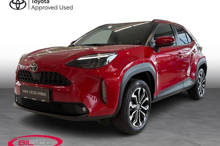 Rød Toyota Yaris Cross fra 2024