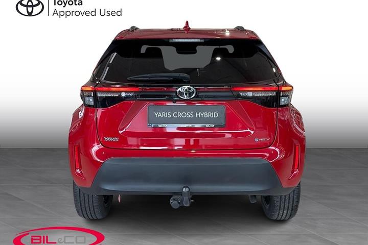 Rød Toyota Yaris Cross fra 2024