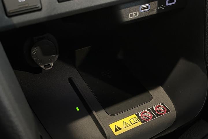 Rød Toyota Yaris Cross fra 2024