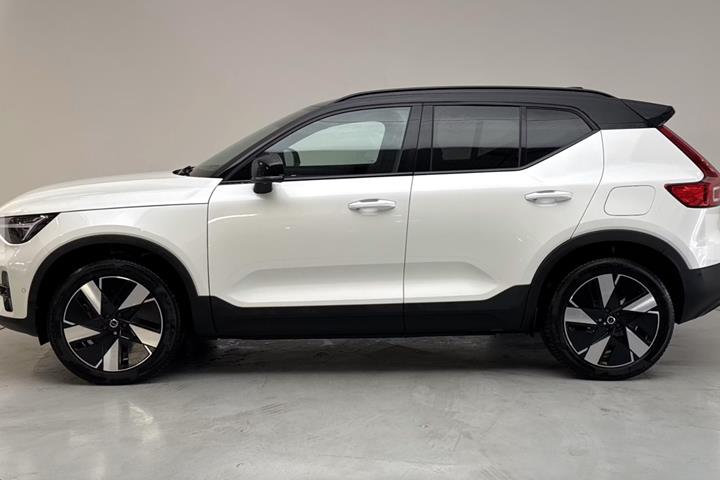 Hvid Volvo XC40 fra 2024