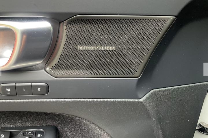 Hvid Volvo XC40 fra 2024