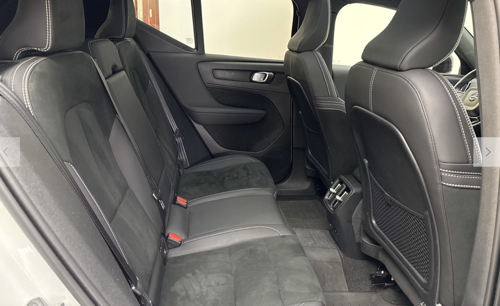 Hvid Volvo XC40 fra 2024